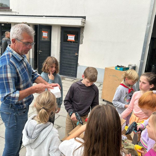 Een vlot maken in de techniekles