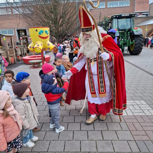 bijenklas: welkom sint en piet