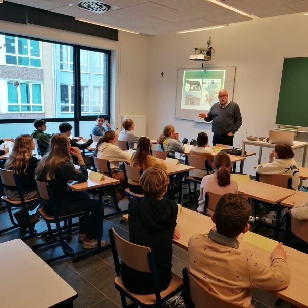 Bezoek aan Guldensporencollege Harelbeke